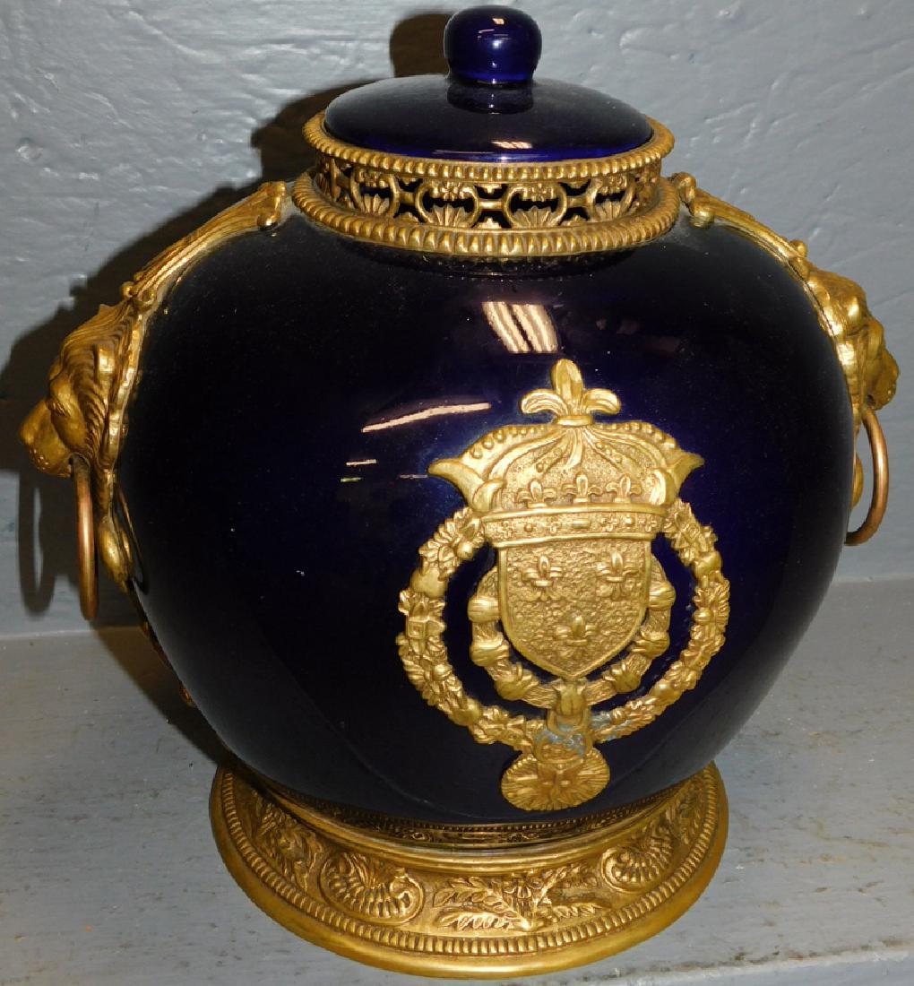 Covered jar, decorative cobalt chinaware with bronze (1 of 2)