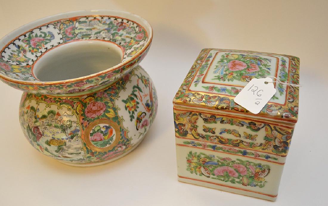 2 PIECES CHINESE PORCELAIN ROSE MEDALLION PORCEALIN. (1 of 10)