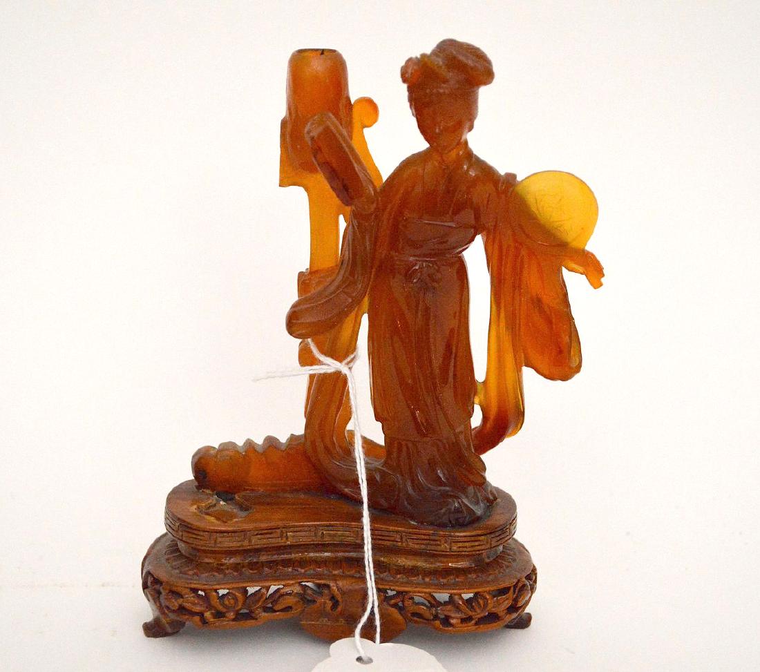 VINTAGE CHINESE AGATE CARVING. Depicting a Quan Yin (1 of 7)
