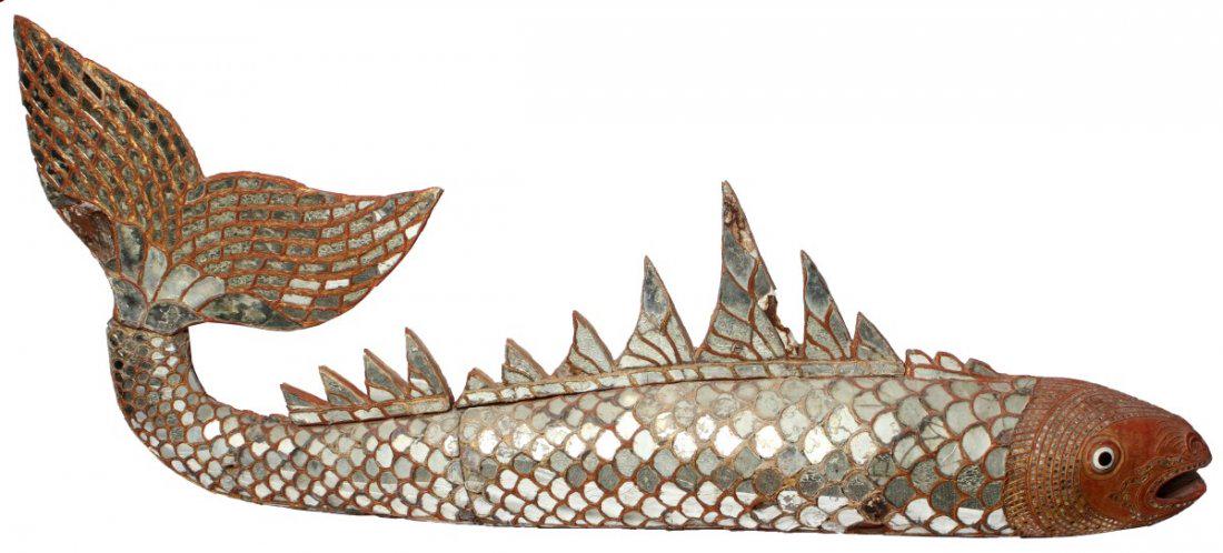Monumental Mirrored Thai Fish Length 7' 10": Monumental Mirrored Thai Fish Length 7' 10"