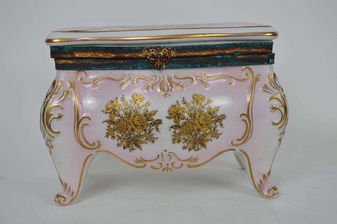 Austrian porcelain jewel box, pink with gold accents, 6 (1 of 8)