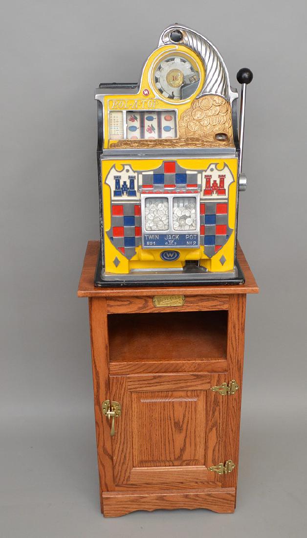 Vintage Watling Slot Machine 10 cent Round-A-Top Castle: Vintage Watling Slot Machine, 10 cent Round-A-Top Castle, American coin front, 16 x 26-1/2 inches good working condition, has key
