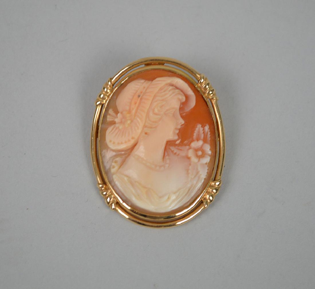 Cameo brooch set in 14kt yellow gold frame, 7.5 grams: Cameo brooch set in 14kt yellow gold frame, 7.5 grams