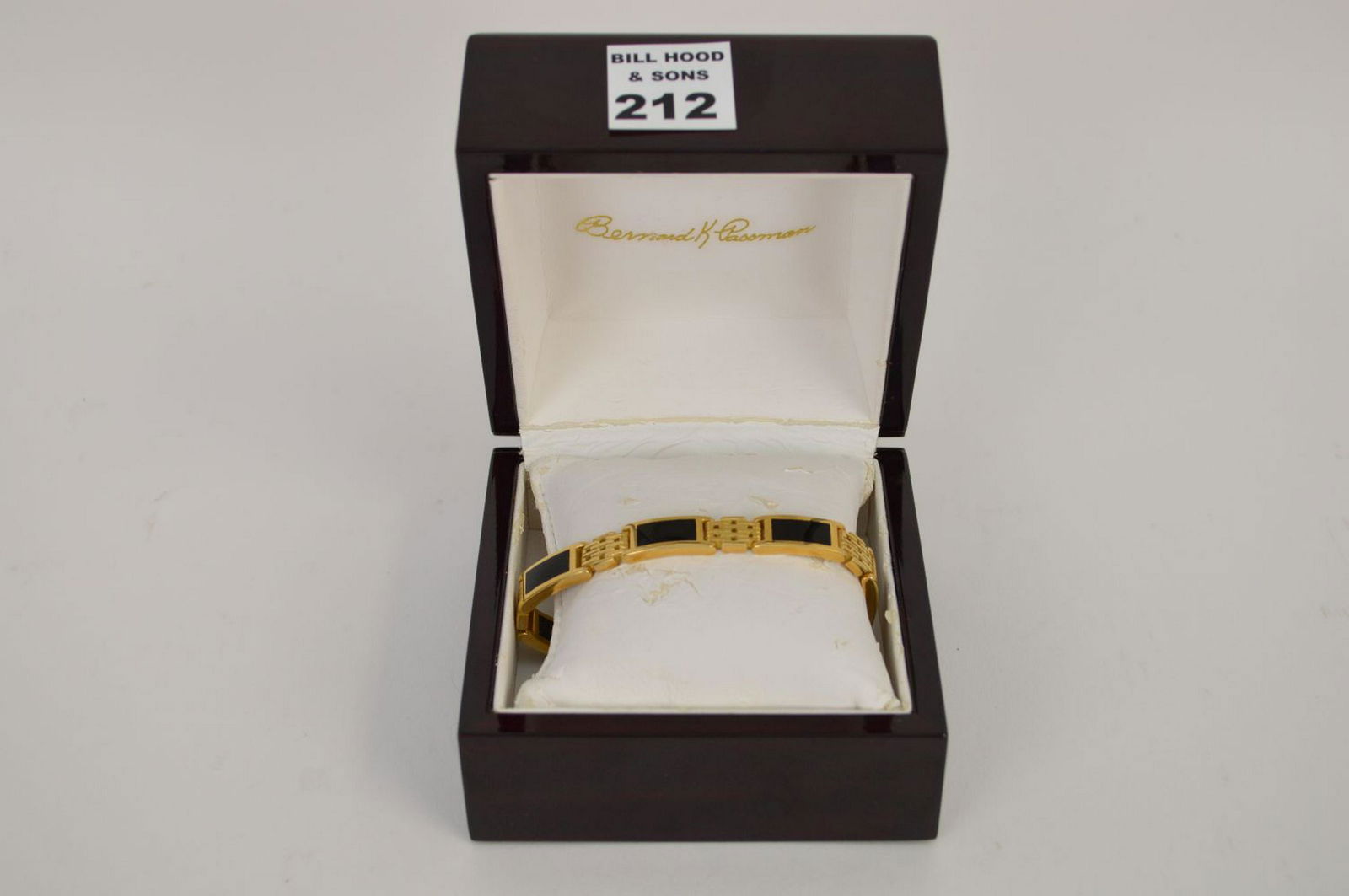 18K Yellow Gold Bernard Passman Natural Black kings (1 of 3)