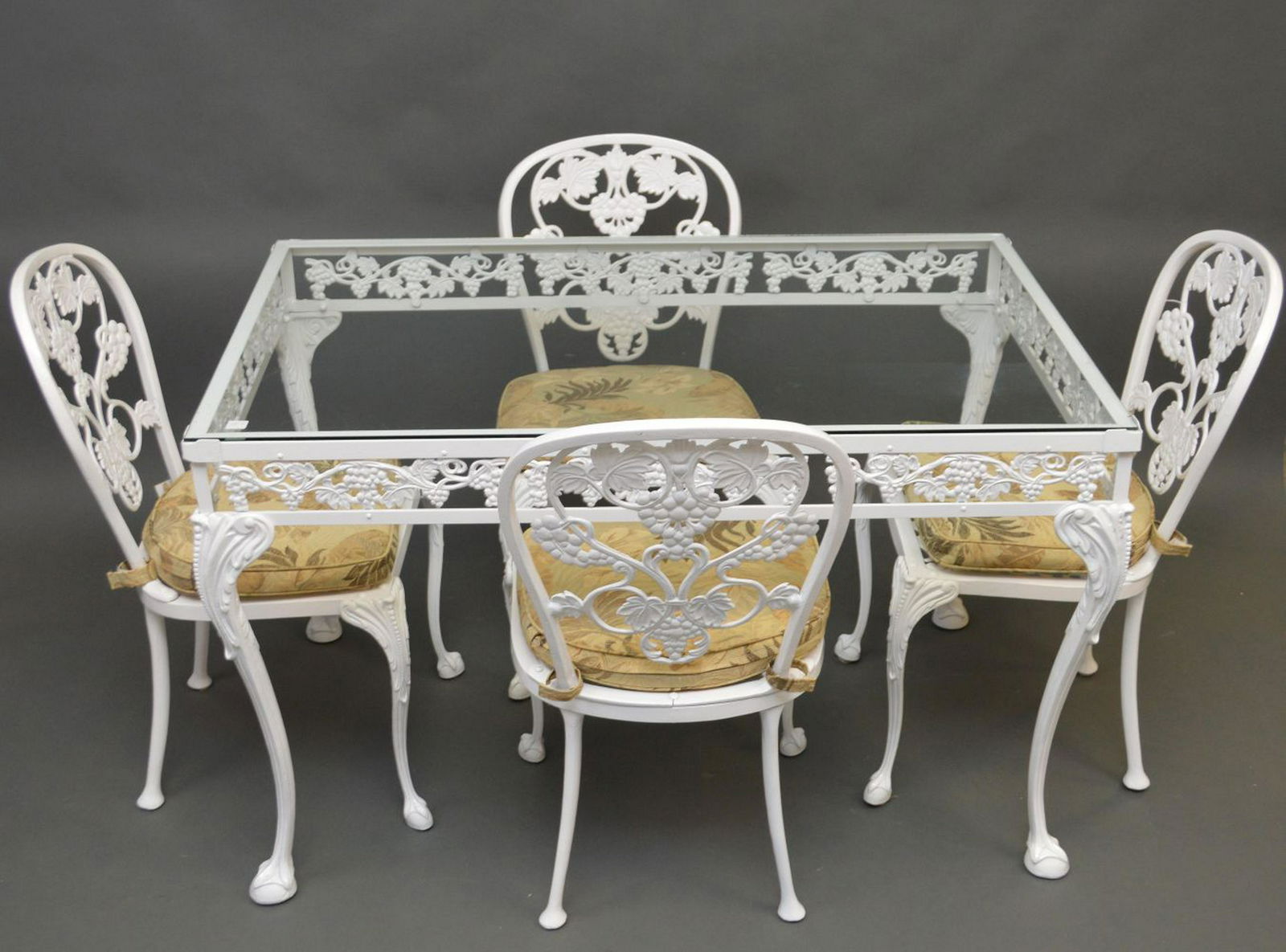 Cast Aluminum Painted Table & 4 Chairs with grape vine (1 of 11)