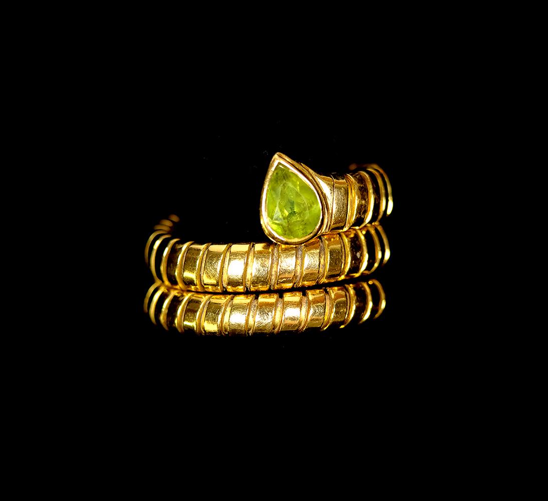 Bulgari snake ring, 18kt yellow gold, Peridot, 10.4dwt (1 of 3)
