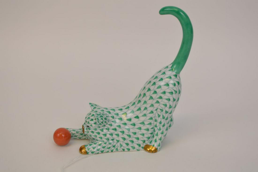 Herend Porcelain Cat Figure. Condition: no issues (1 of 5)