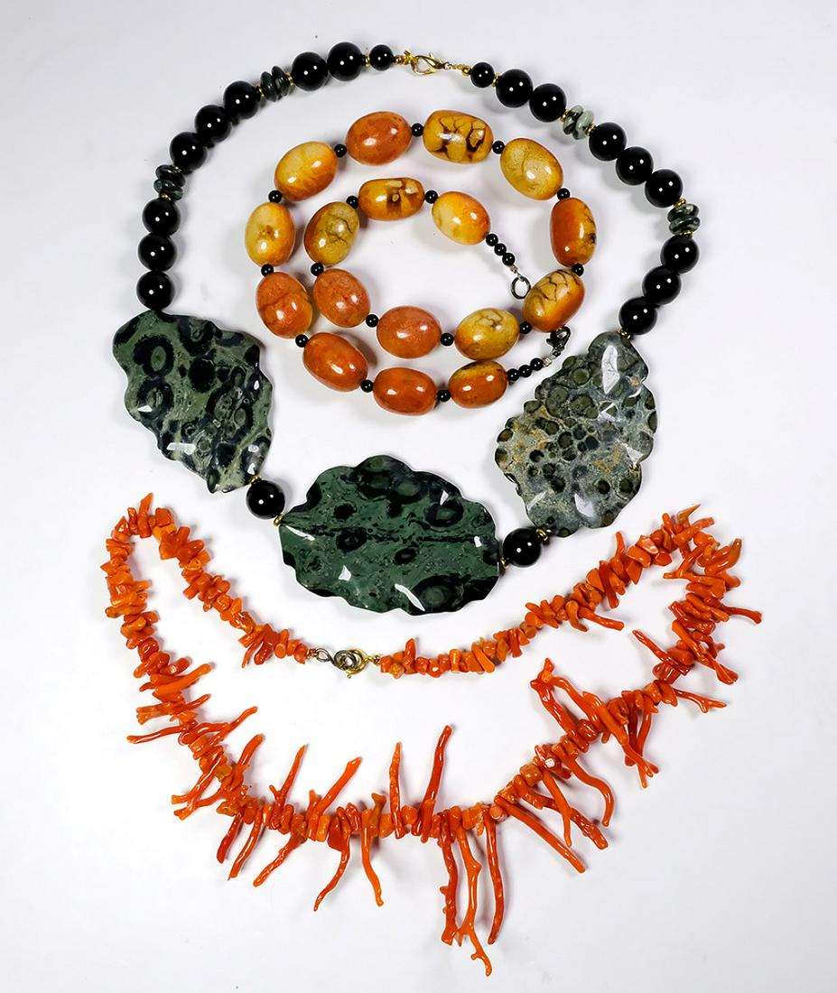 3 NECKLACES 1 JADE & ONYX NECKLACE, 1 CORAL BEAD (1 of 4)