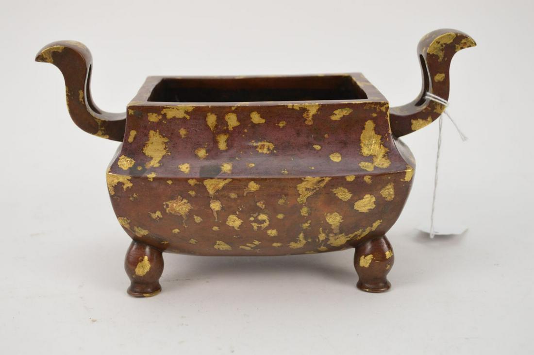 CHINESE QING DYNASTY BRONZE GOLD SPLASHED CENSER.: CHINESE QING DYNASTY BRONZE GOLD SPLASHED CENSER. Condition: good with no issues identified.