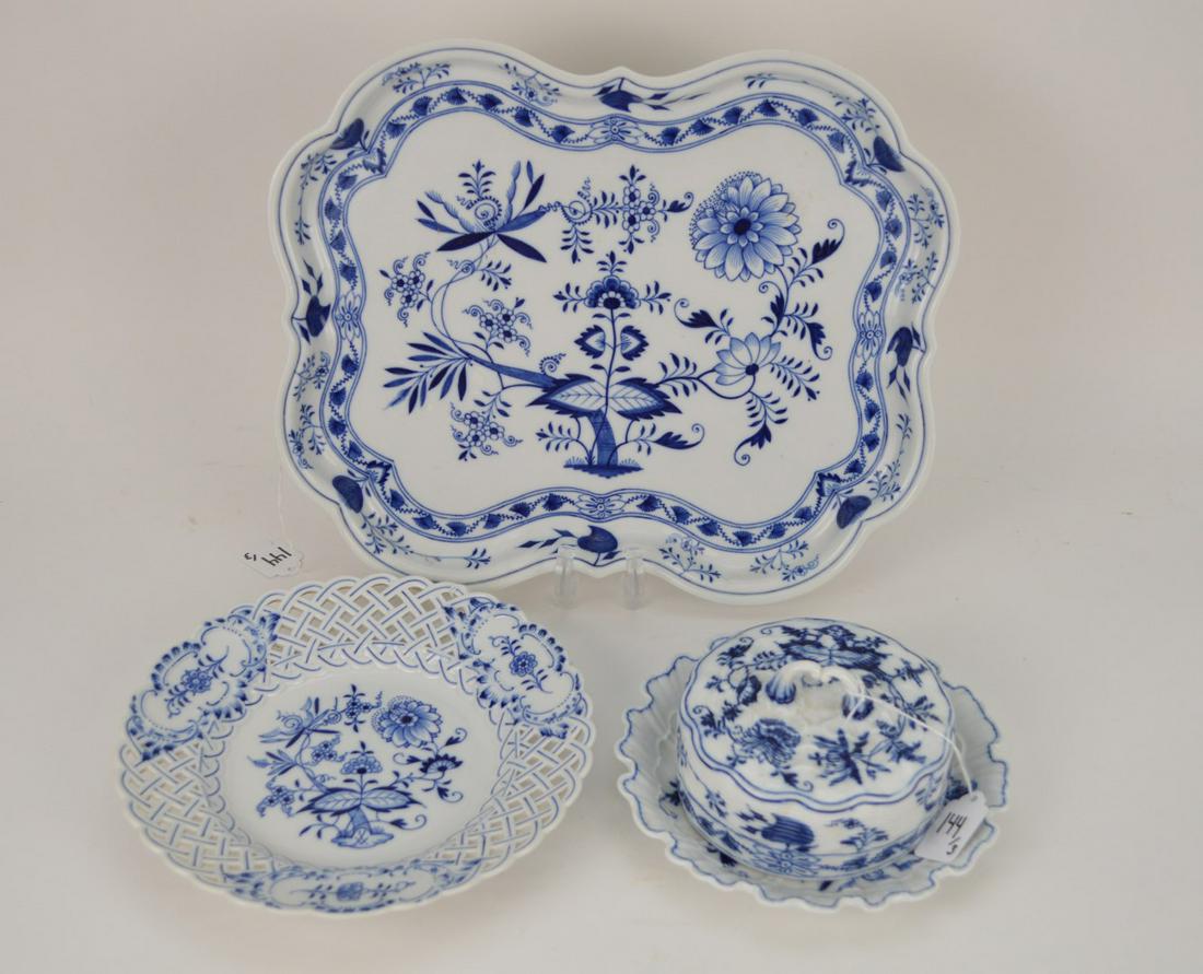 3 PIECES MEISSEN "BLUE ONOIN" PORCELAIN.  MEISSEN (1 of 11)