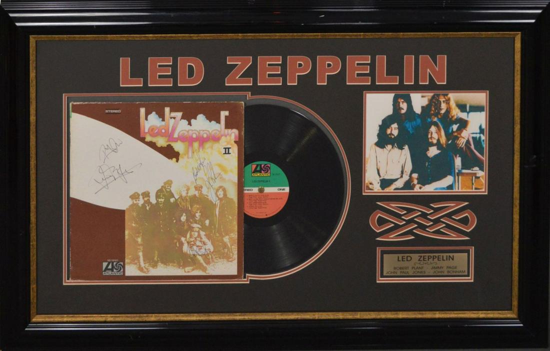 Led Zeppelin ll - Original album signed by Robert (1 of 7)
