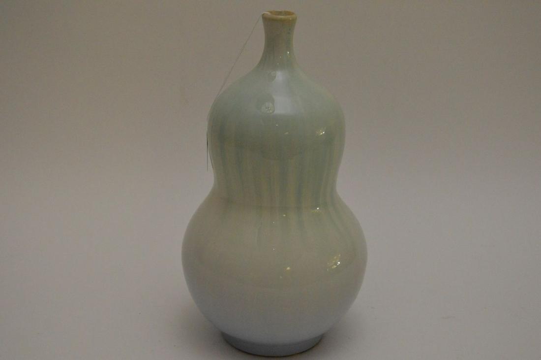 CHINESE DOUBLE GOURD CELADON VASE - Beautiful light (1 of 4)