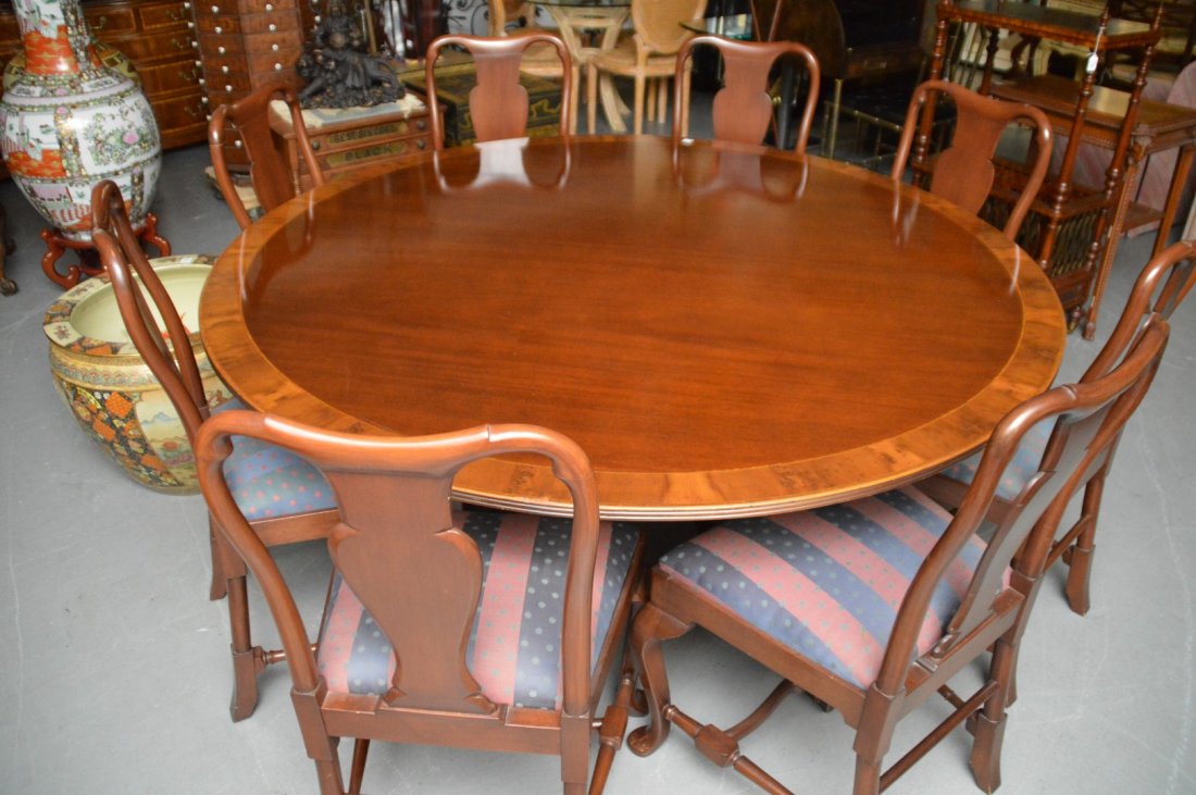 English Mahogany Banded Dining Pedestal Cirular Table (1 of 7)