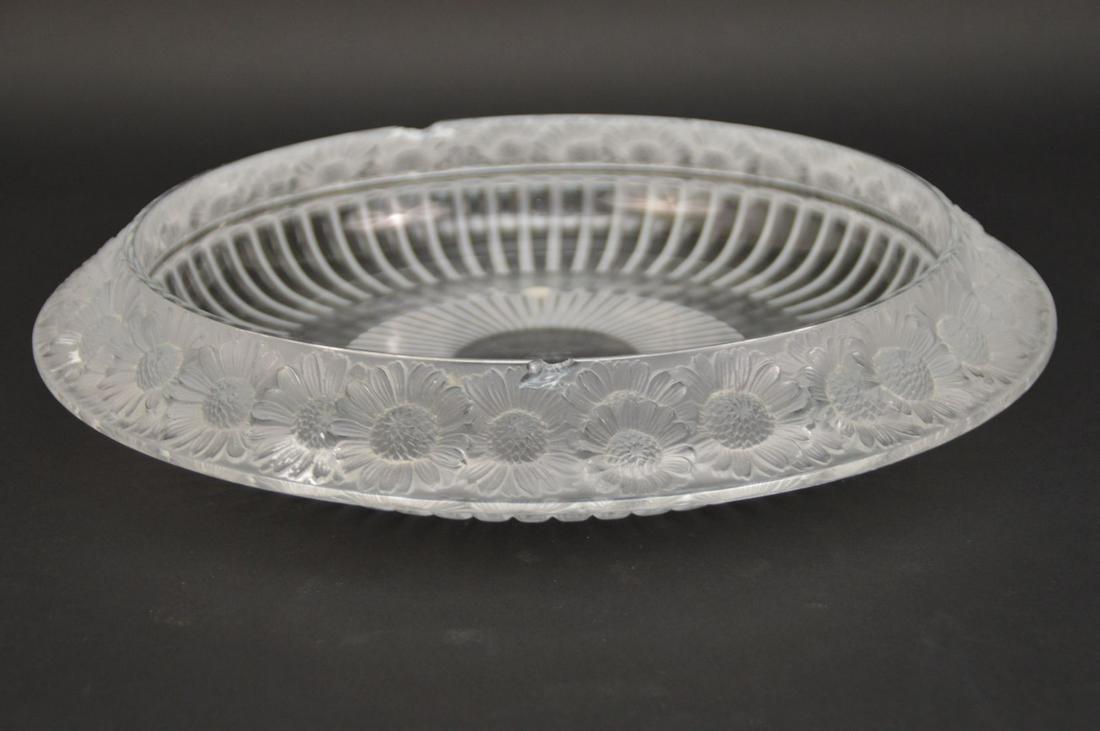 LALIQUE "MARGUERTIES" PATTERN CRYSTAL CENTER BOWL. (1 of 7)