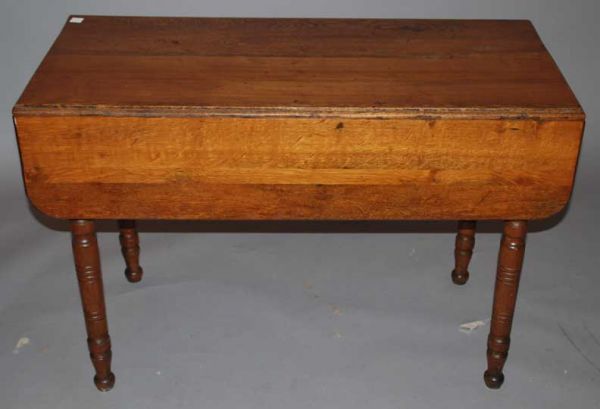 Sheraton chestnut drop leaf table, 42"w x 28"h 