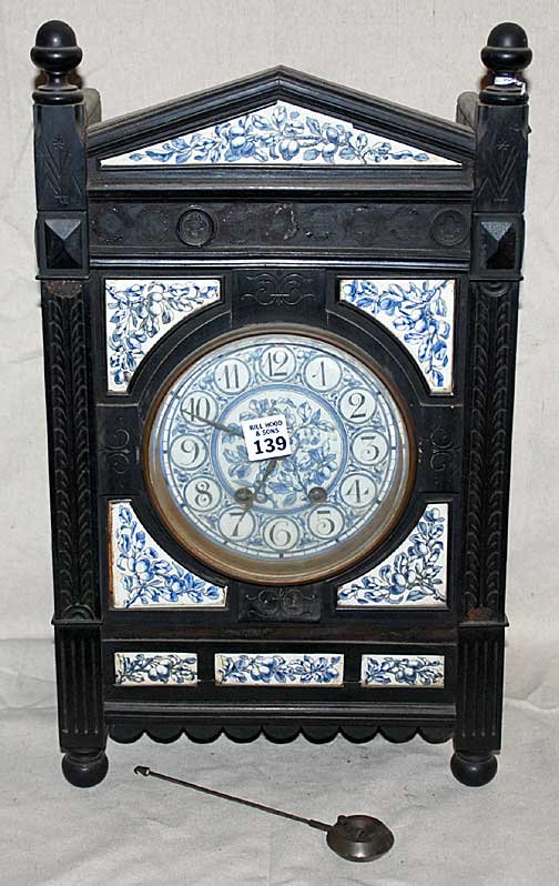 Footed mantle clock, with blue and white porcela
