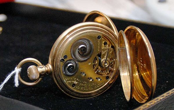 Waltham 18kt. Gold pocket watch hunter case - 2