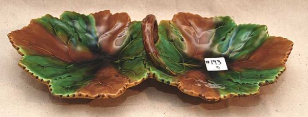 19th Cent. Majolica Server. Lth. 13 1/4"