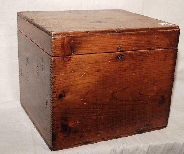 Antique Document Box. Condition: very good Ht. 1