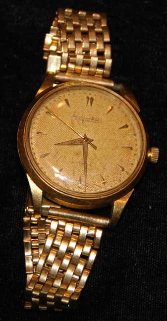 14kt Men's Vintage watch by International Watch C: 14kt Men's Vintage watch by International Watch Co. Automatic, seems to be working,