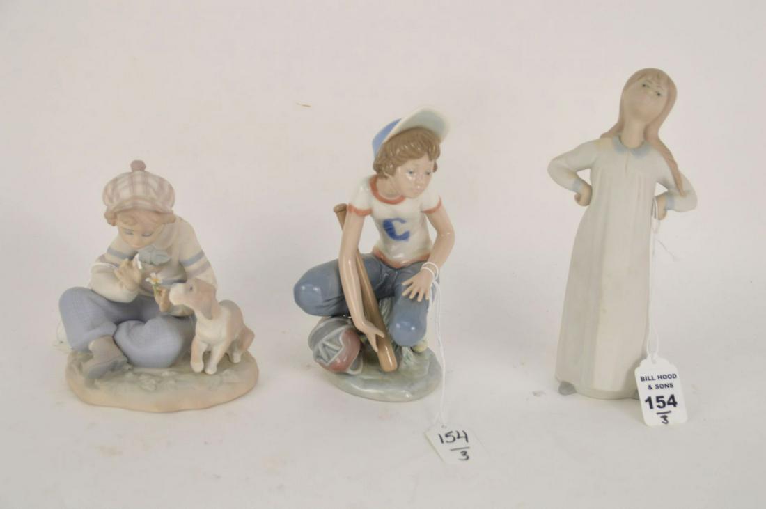 THREE LLARDO PORCELAIN FIGURES - Includes: (1) Matte “I (1 of 7)