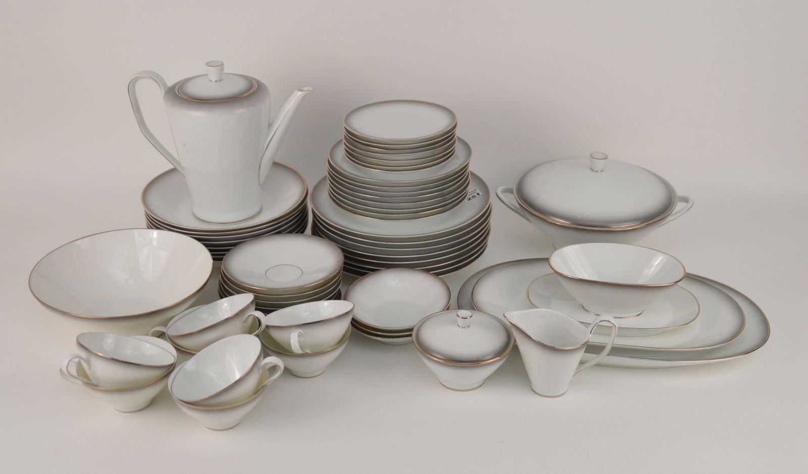 Rosenthal china set, incl; 8 Dinner Plates, 8 Soup (1 of 10)