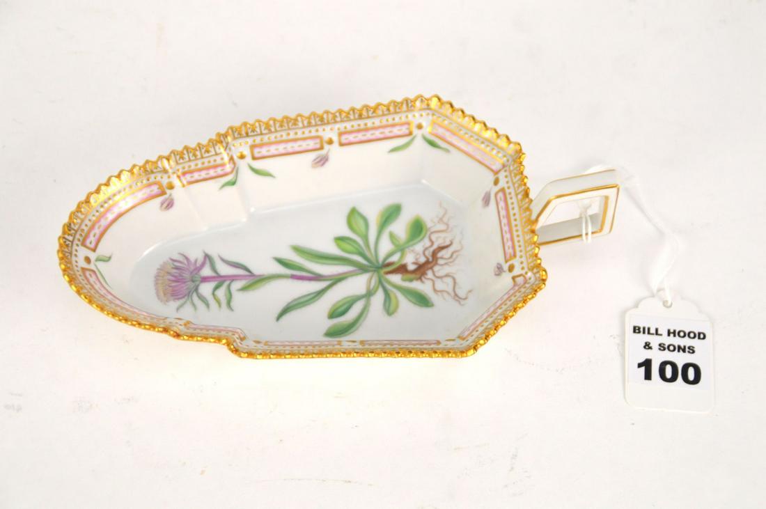 ROYAL COPENHAGEN FLORA DANICA PORCELAIN PICKLE DISH (1 of 5)