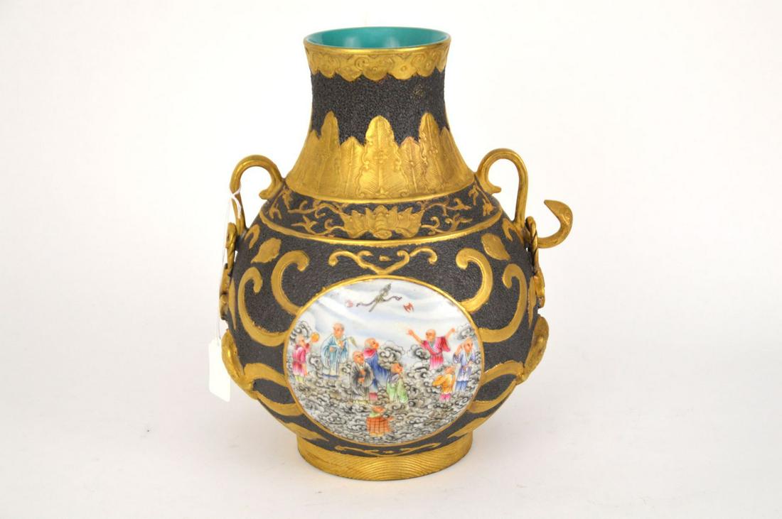 CHINESE PORCELAIN HU FORM VASE - with toe Famille Rose (1 of 11)