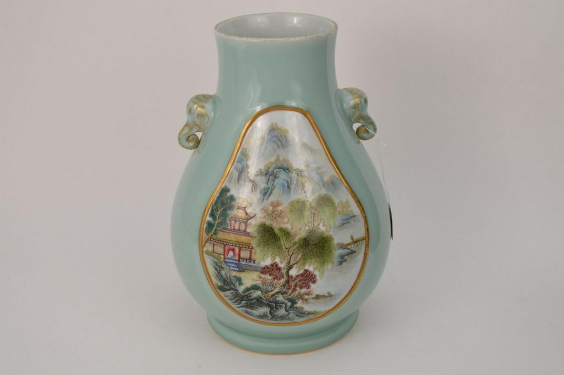 CHINESE QING DYNASTY PORCELAIN VASE - Hu form vase is (1 of 9)