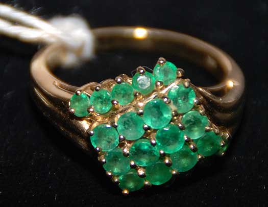 Ladies 14kt yellow emerald cluster ring