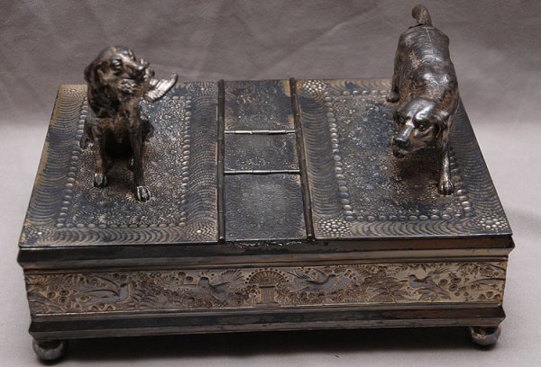 Meriden silverplate double humidor with hunting do: Meriden silverplate double humidor with hunting dog mounts, 11 1/2" x 8"