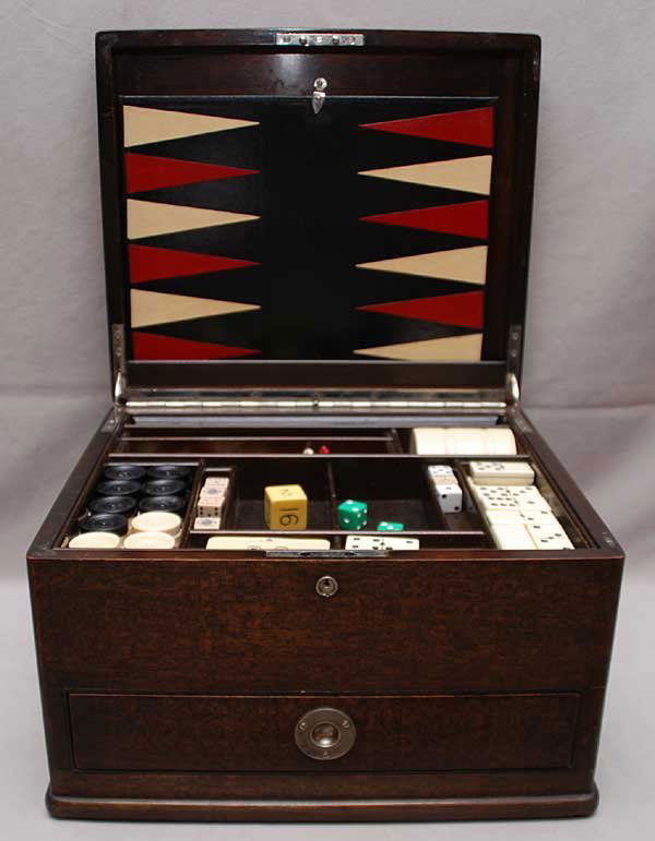 Case with French ivory games and chess pcs, domino: Case with French ivory games and chess pcs, dominoes, backgammon and poker chips