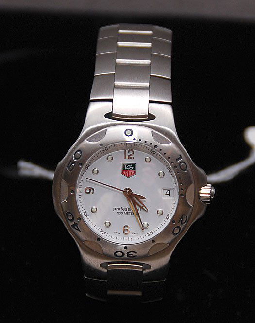 Tag Heuer Gent's stainless steel watch: Tag Heuer Gent's stainless steel watch, professional, 200 meters