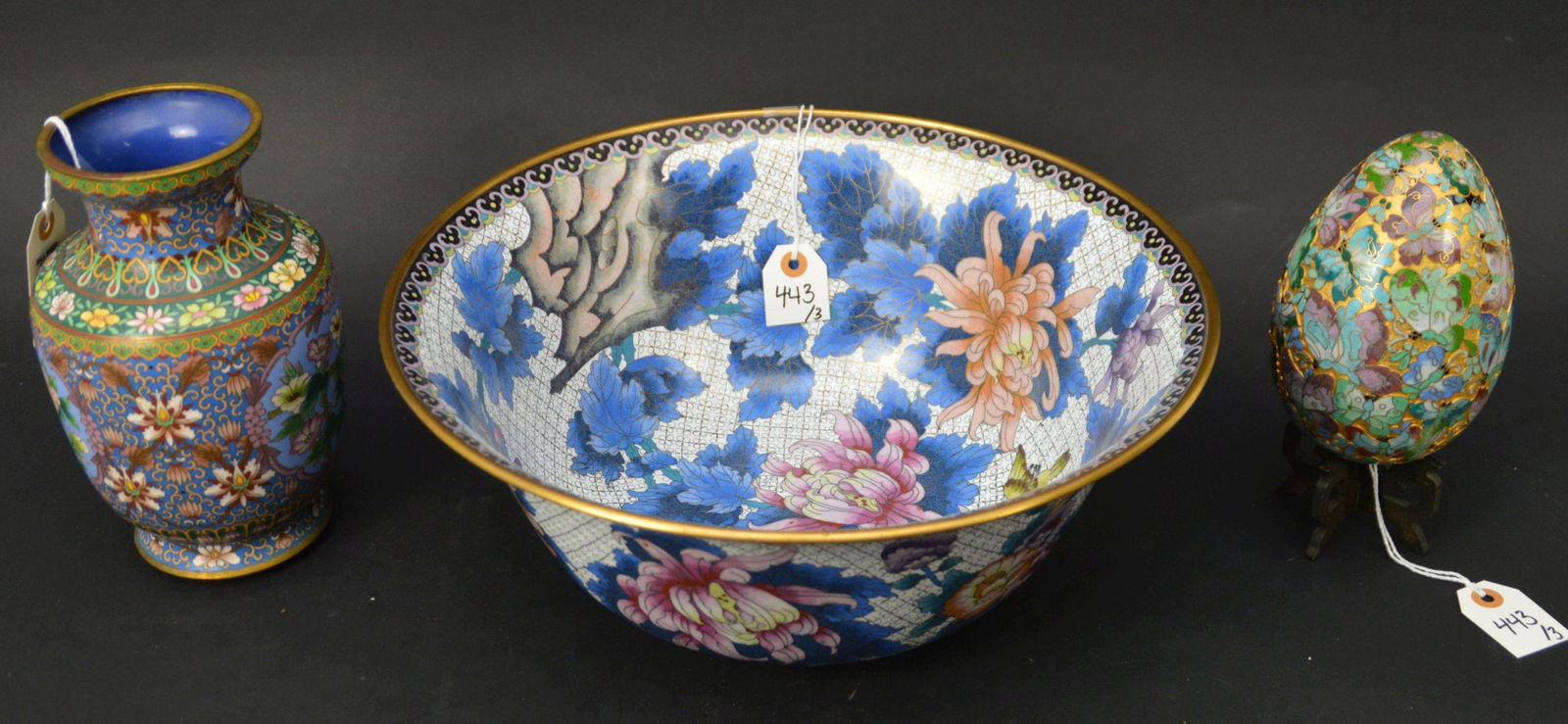 Chinese Cloisonne Articles - Includes: a cloisonne egg (1 of 8)