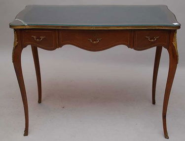 47 French Style Ladies Writing Desk 3 Side By Side Dra May 25