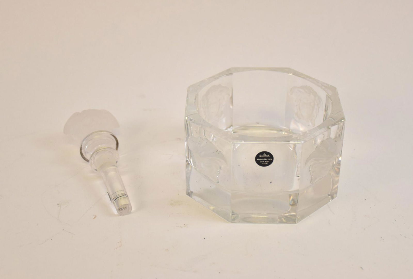 Versace Rosenthal Crystal Wine Coaster with Medusa: Versace Rosenthal Crystal Wine Coaster with Medusa Heads Around & Wine Stopper with Frosted Medusa Head (in original box, foam is disintegrating)