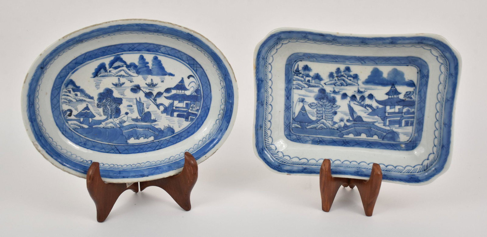 TWO CHINESE CANTON BLUE & WHITE DISHES.  Oval dish (1 of 4)