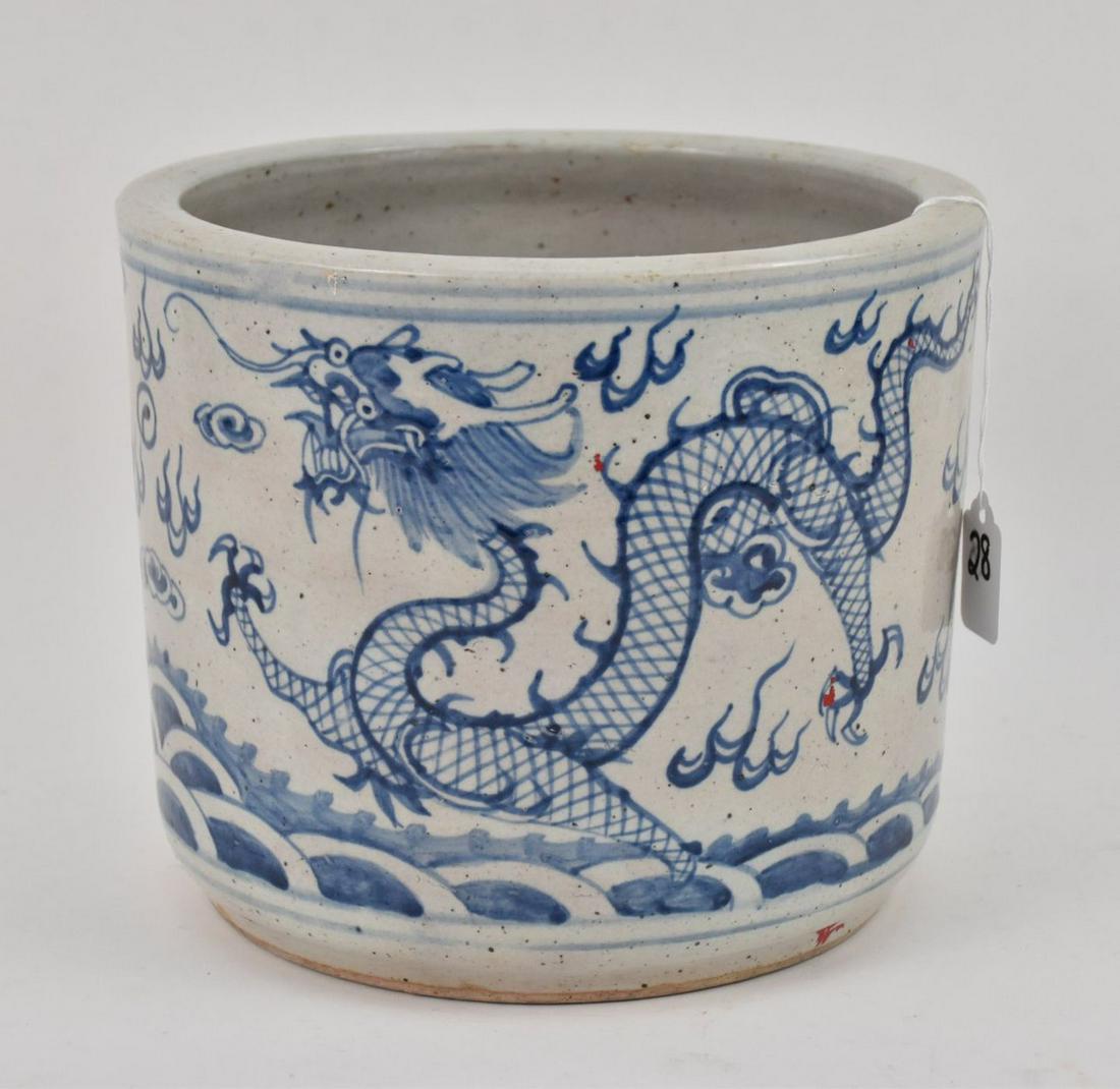 Chinese Porcelain Blue & White Pot with dragon (1 of 9)