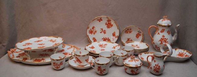 22 pcs. Of Herend; divided dish, covered sugar, cr: 22 pcs. Of Herend; divided dish, covered sugar, creamer, teapot, 6 cups, 6 saucers, 4 plates (8"dia) large platter, cake plate