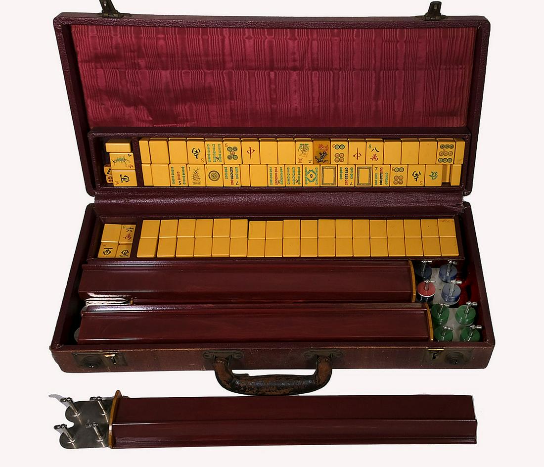 Vintage Mahjong Set in original box, Bakelite Pieces (1 of 5)