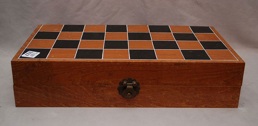 Ivory chess set, King is 4 1/2"h: Ivory chess set, King is 4 1/2"h