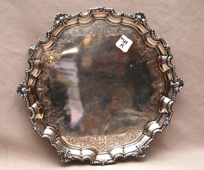 Mappin & Webb (Sheffield) sterling footed pie cru: Mappin & Webb (Sheffield) sterling footed pie crust platter with dragooning and an etched inner band, 36 oz, 13"dia x 3/4"h