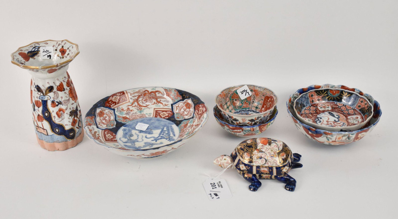 7 Pcs. Imari;  5 Assorted Bowls, Turtle Box (6" x 6 1/2") and 1 Vase (8"h) (1 of 8)
