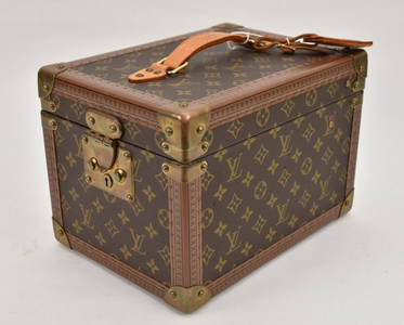 Louis Vuitton Boite Flacons Monogram Vanity Travel Case - A vintage Louis Vuitton Beauty Case in