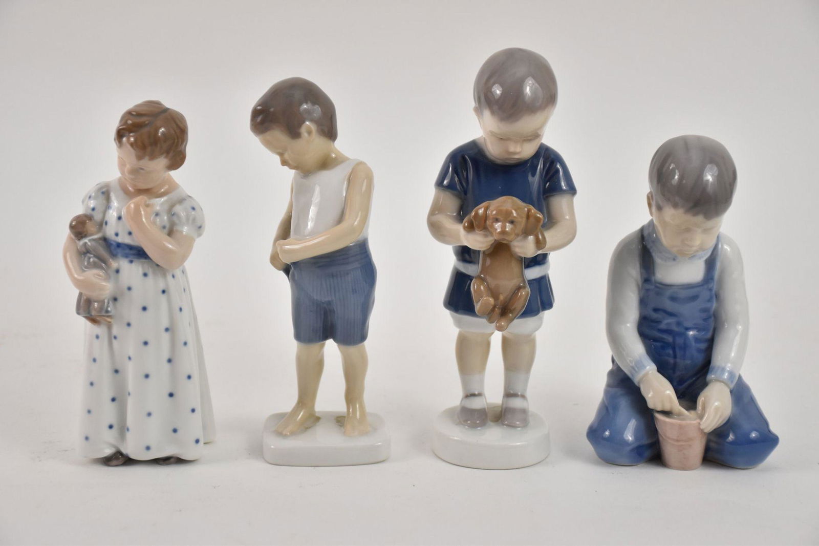 4 Bing & Grondahl Children (1 of 5)