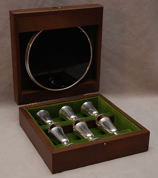 Sterling Wallace liquor set on box (original) 2 1/: Sterling Wallace liquor set on box (original) 2 1/8"H x
