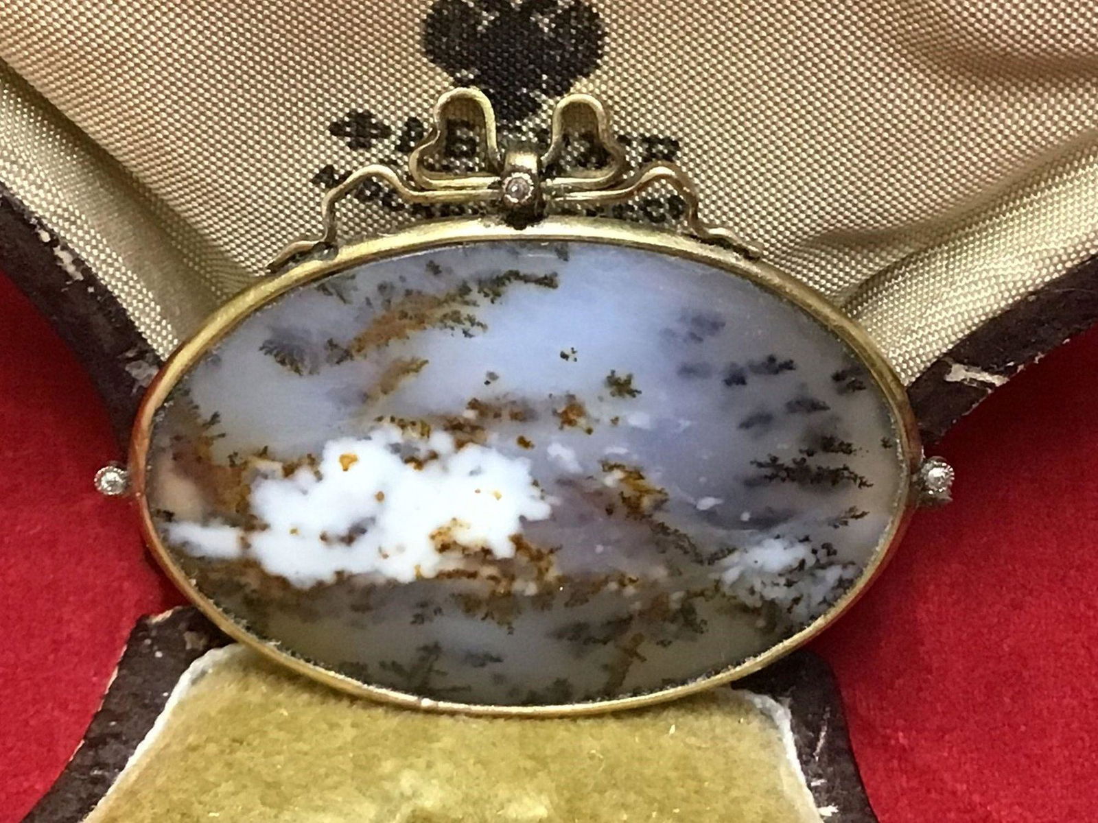 Russian Antique 56 Gold diamond and moss agate art nouveau broochRussian Empire Gold diamond and: Russian Antique 56 Gold diamond and moss agate art nouveau broochRussian Empire Gold diamond and moss agate brooch Bears mark Faberge GN and 56 (14K) gold marks