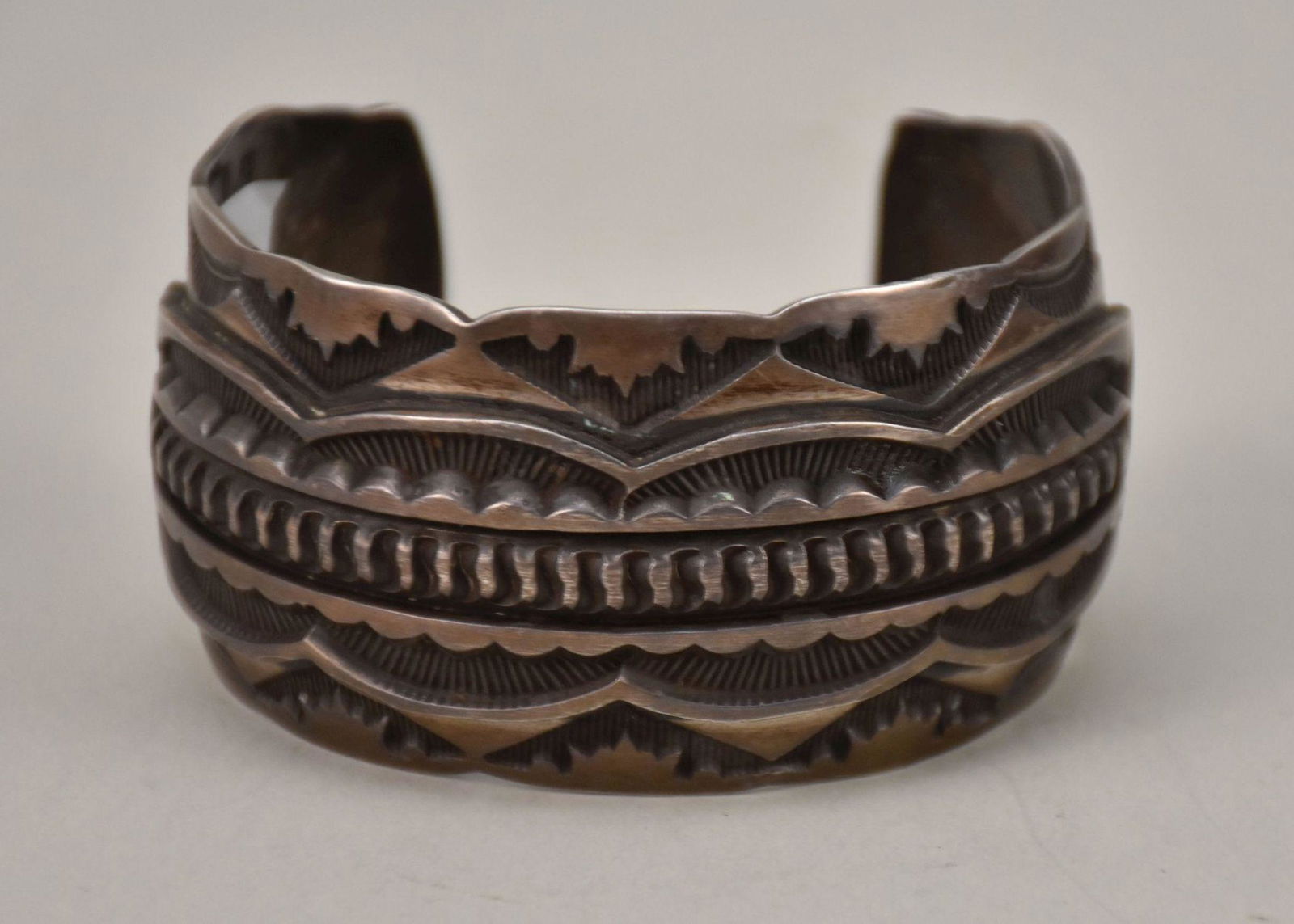 Native American Navajo Sterling Cuff, marked Emerson, 4ozt (1 of 5)