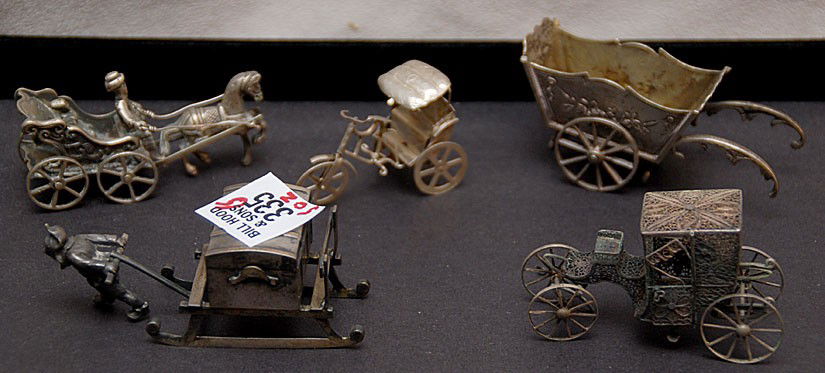 5 sterling miniatures, 4 wagons and 1 sled, 5oz: 5 sterling miniatures, 4 wagons and 1 sled, 5oz