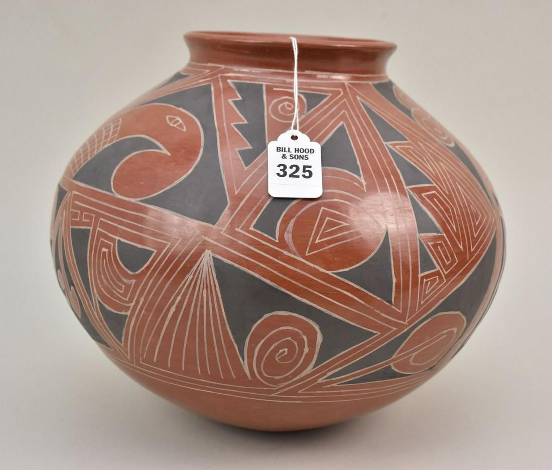 Daniel Gonzalez Mata Ortiz Mexican Pottery Jar - a large earthenware globular jar with black and (1 of 5)